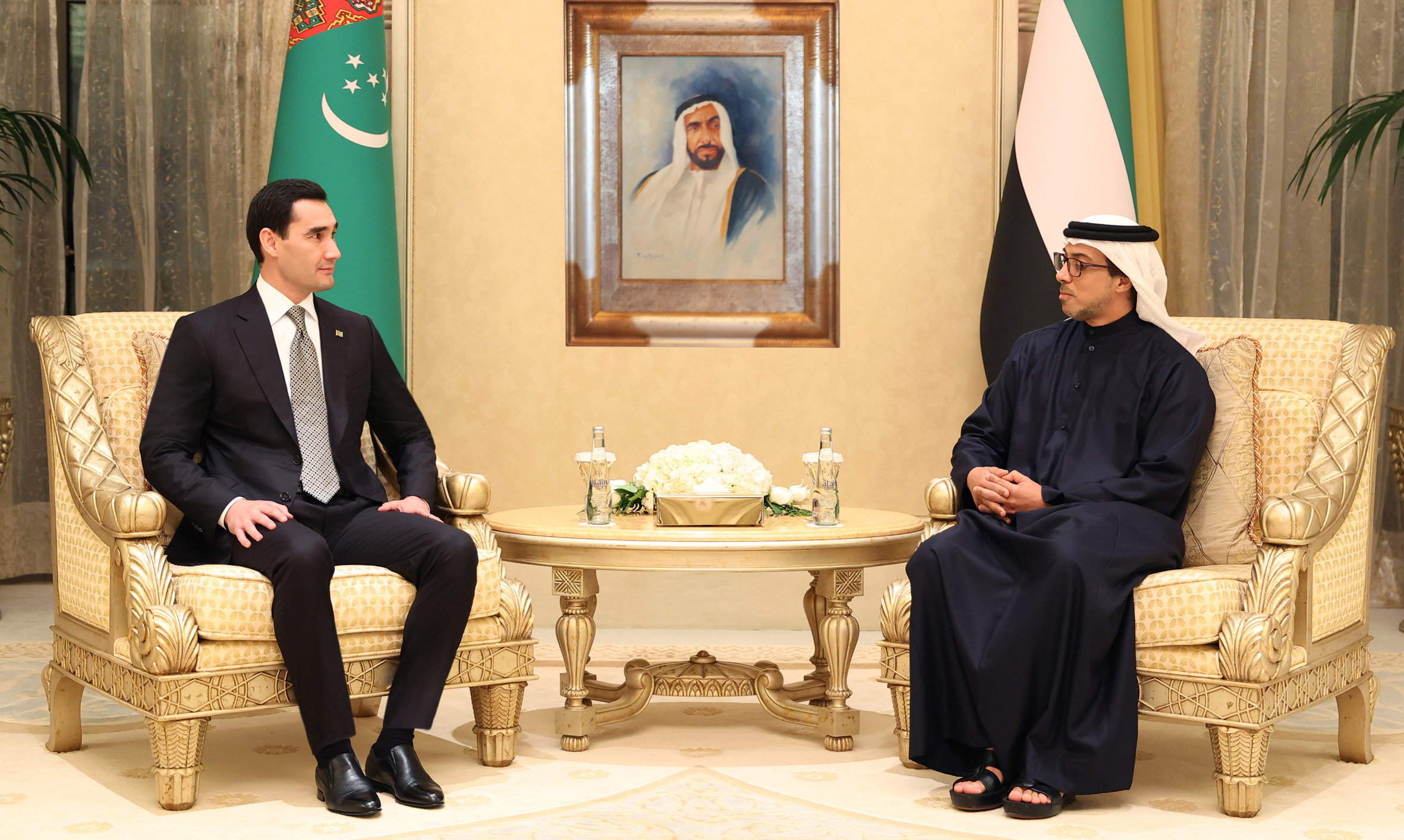 Türkmenistanyň Prezidenti BAE-niň Ministrler Kabinetiniň Başlygynyň orunbasary, Prezidentiň iş dolandyryş ministri bilen duşuşdy